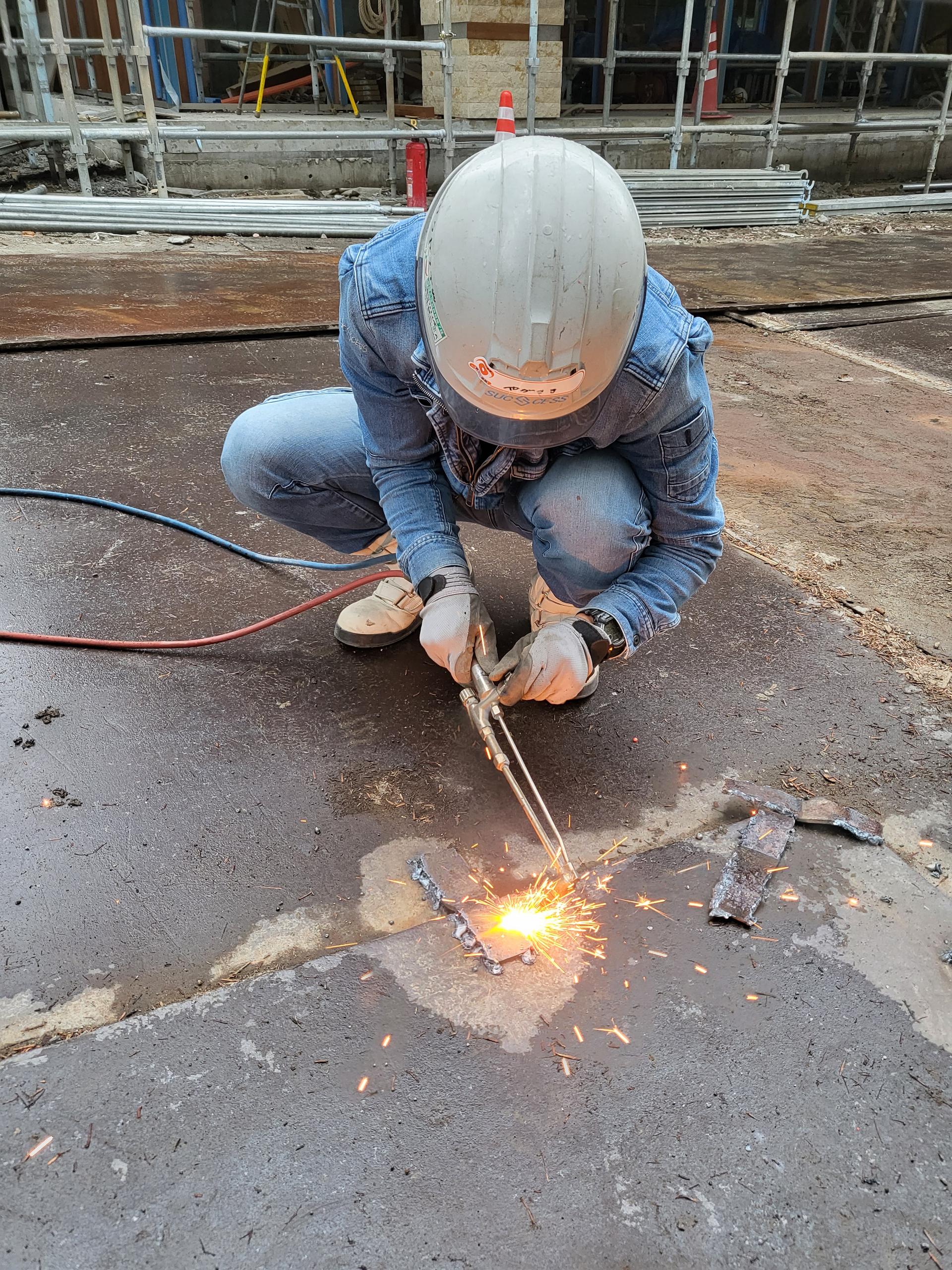 1人親方、仕事探してる人、単発、長期、正社員募集。現場で働ける人を探してます。