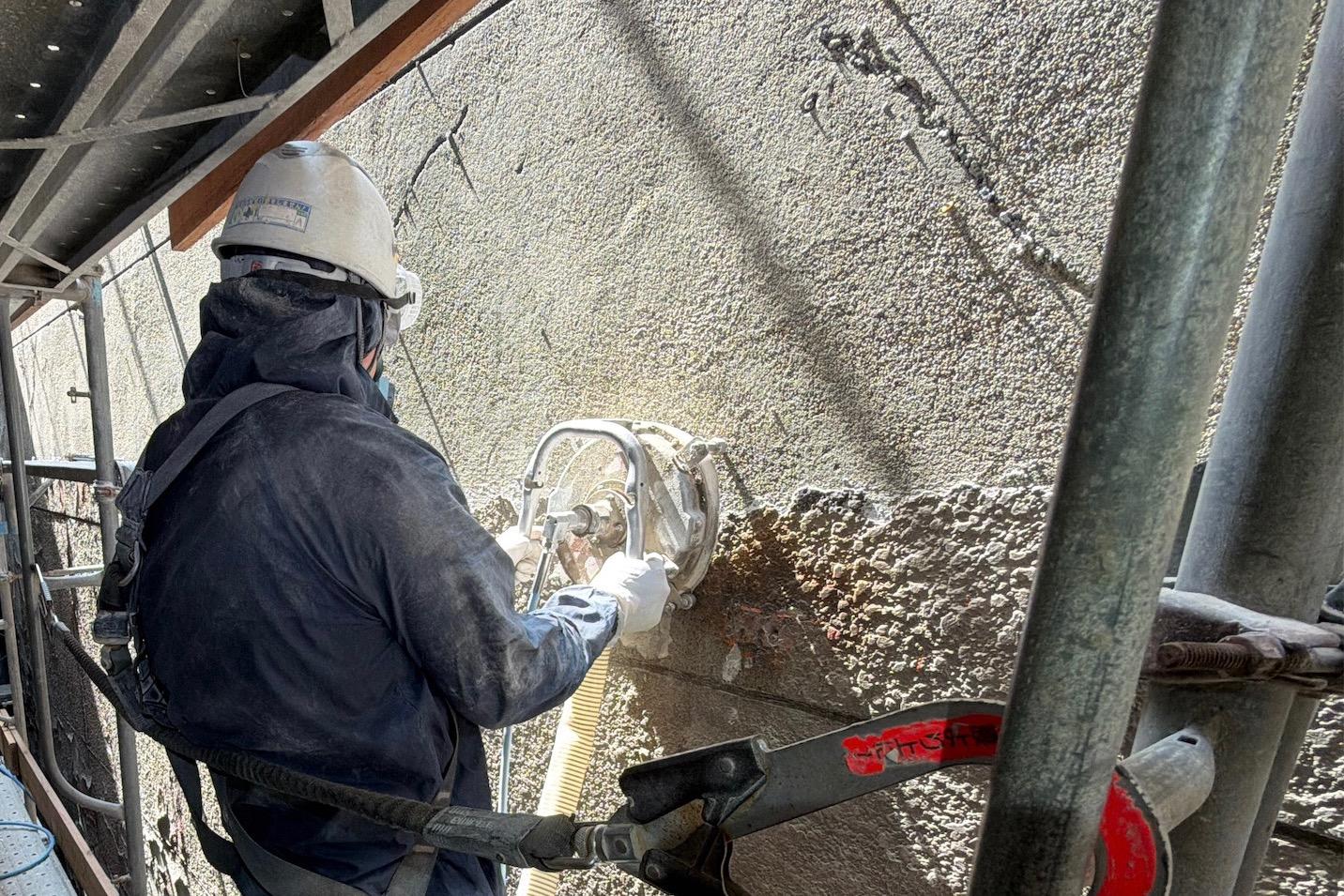石綿除去工事に強み、西宮市の除去作業｜残業手当
