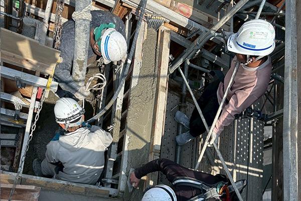 【10年目で年収650万円も＆20〜70代活躍】大阪市で左官工事スタッフ募集！ 4