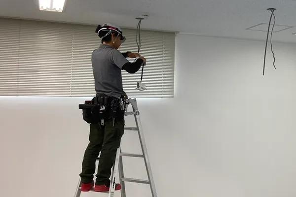 【髪色・ピアスOK＆毎年社員旅行あり！】生駒市で電気工事スタッフ募集中！