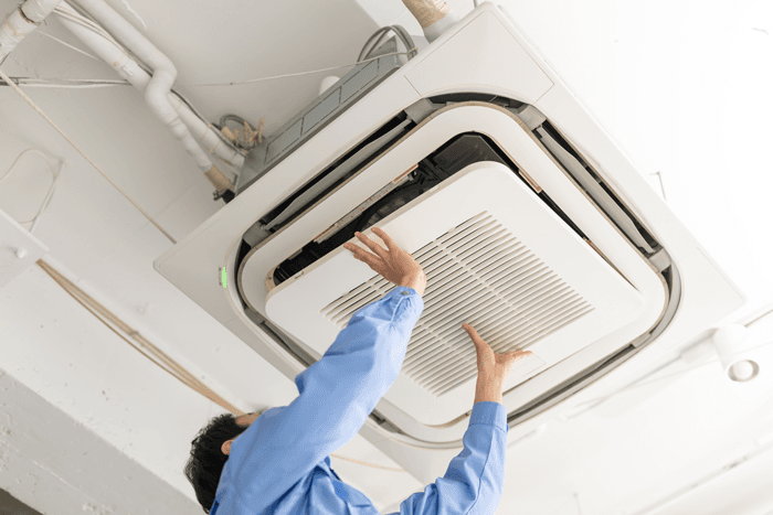 女性スタッフも活躍中！京都で空調工事のお仕事を始めませんか？未経験者も歓迎