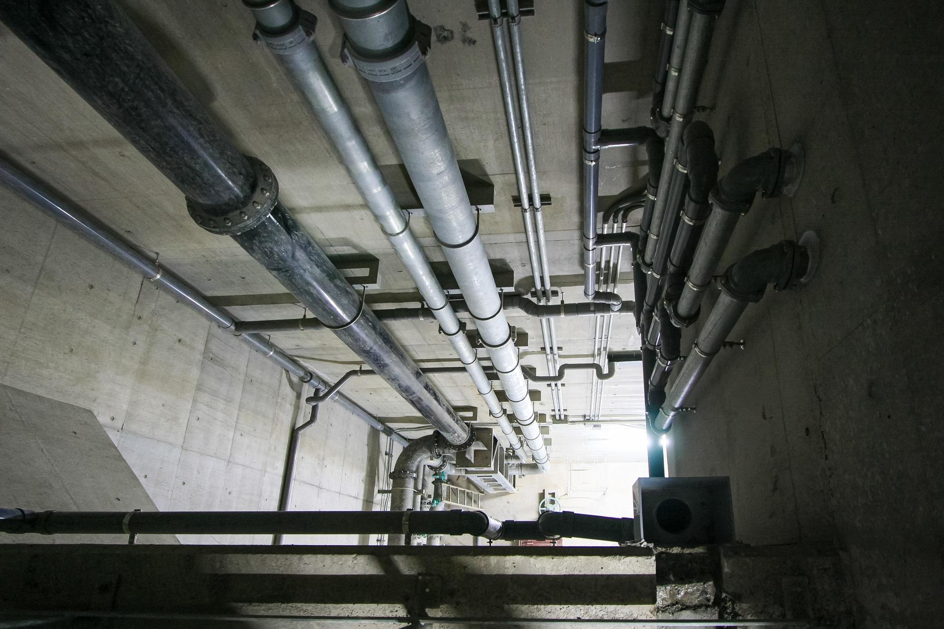 止まったら街が困る。だから稼げる！給排水配管工／正社員募集