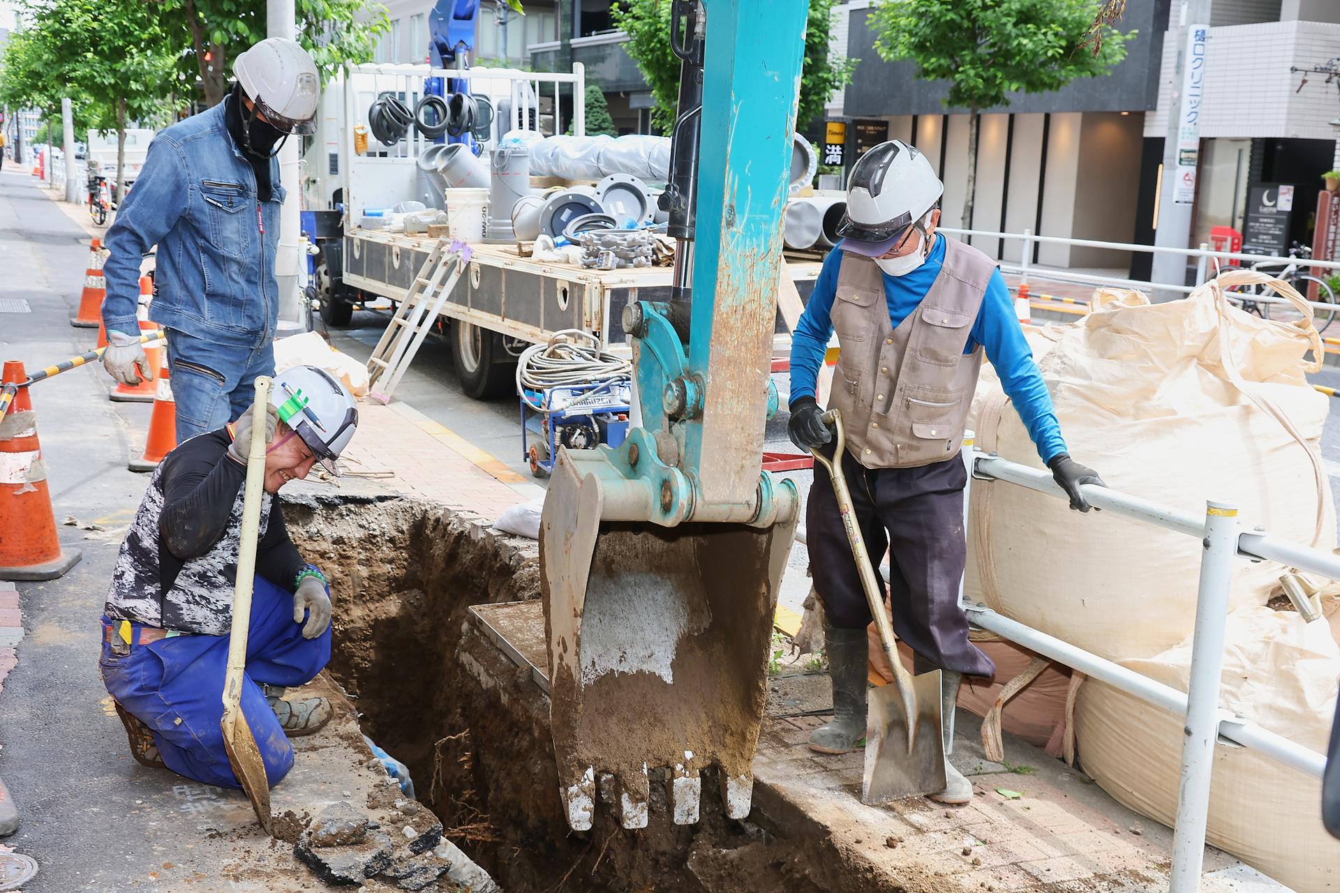【残り1名】上下水道・公共工事｜月収50万以上も可能！土木工事スタッフ募集！